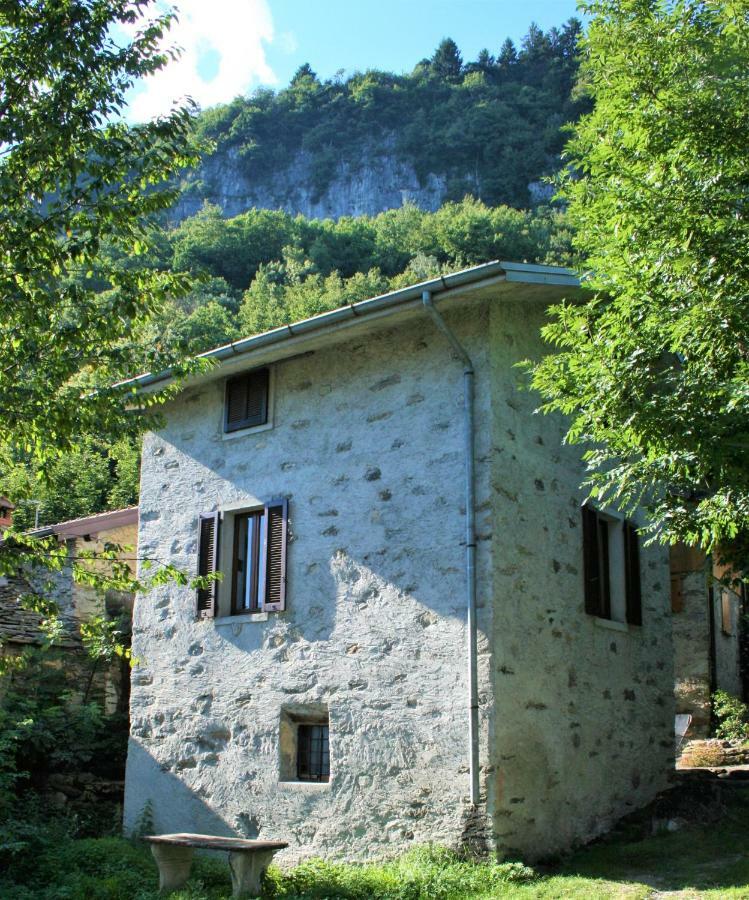 Casa Bucaneve & Ciclamino グラヴェドーナ エクステリア 写真